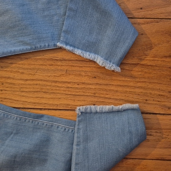Vince Camuto light wash skinny leg frayed edge stretch denim jeans Sz 14 - Picture 4 of 8
